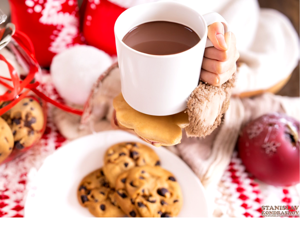 hot chocolate and cookies
